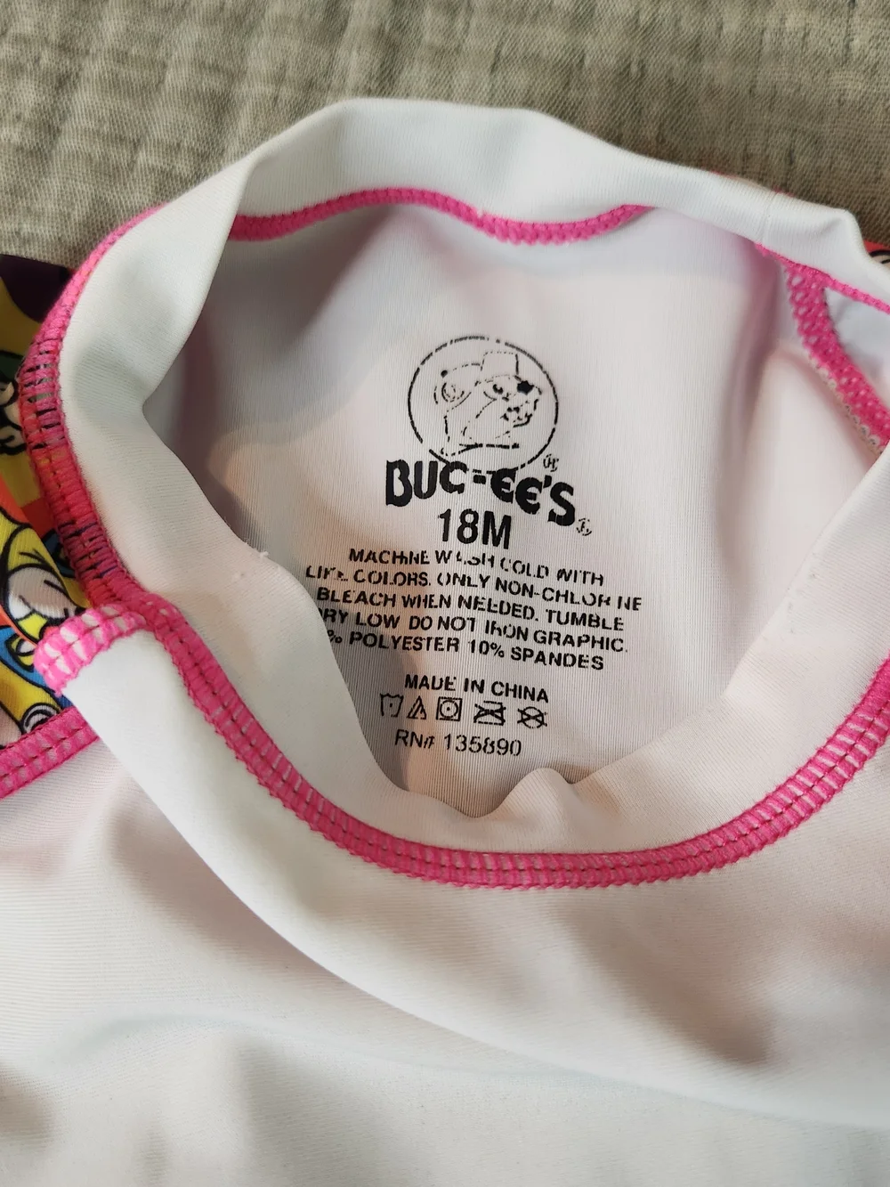 Buc-ee's Kids Two-Piece Rash Guard Swimsuit - White & Pink 18 Months